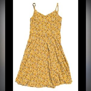 Old navy summer dress yellow with flowers.